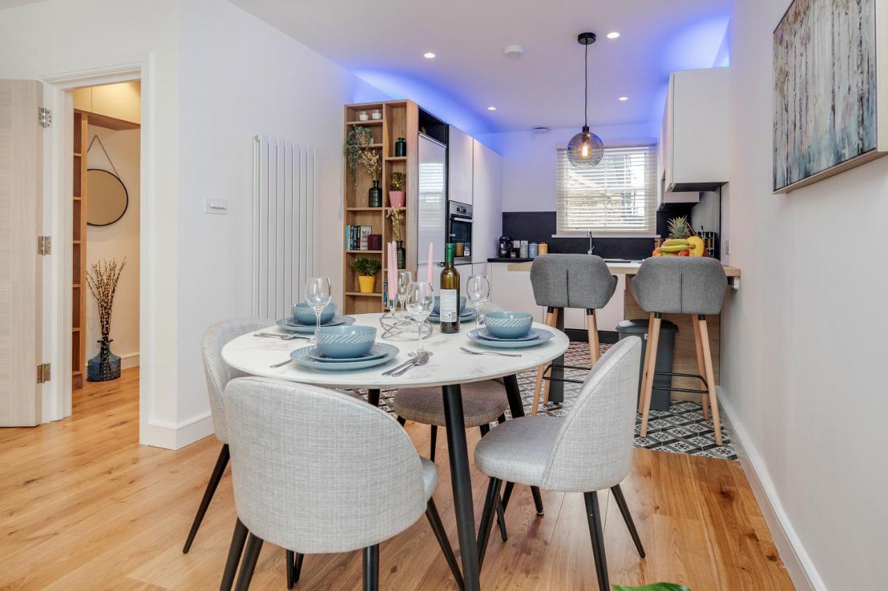 Beautiful 2 Bedrooms Split Level Fulham Apartment London Exteriör bild