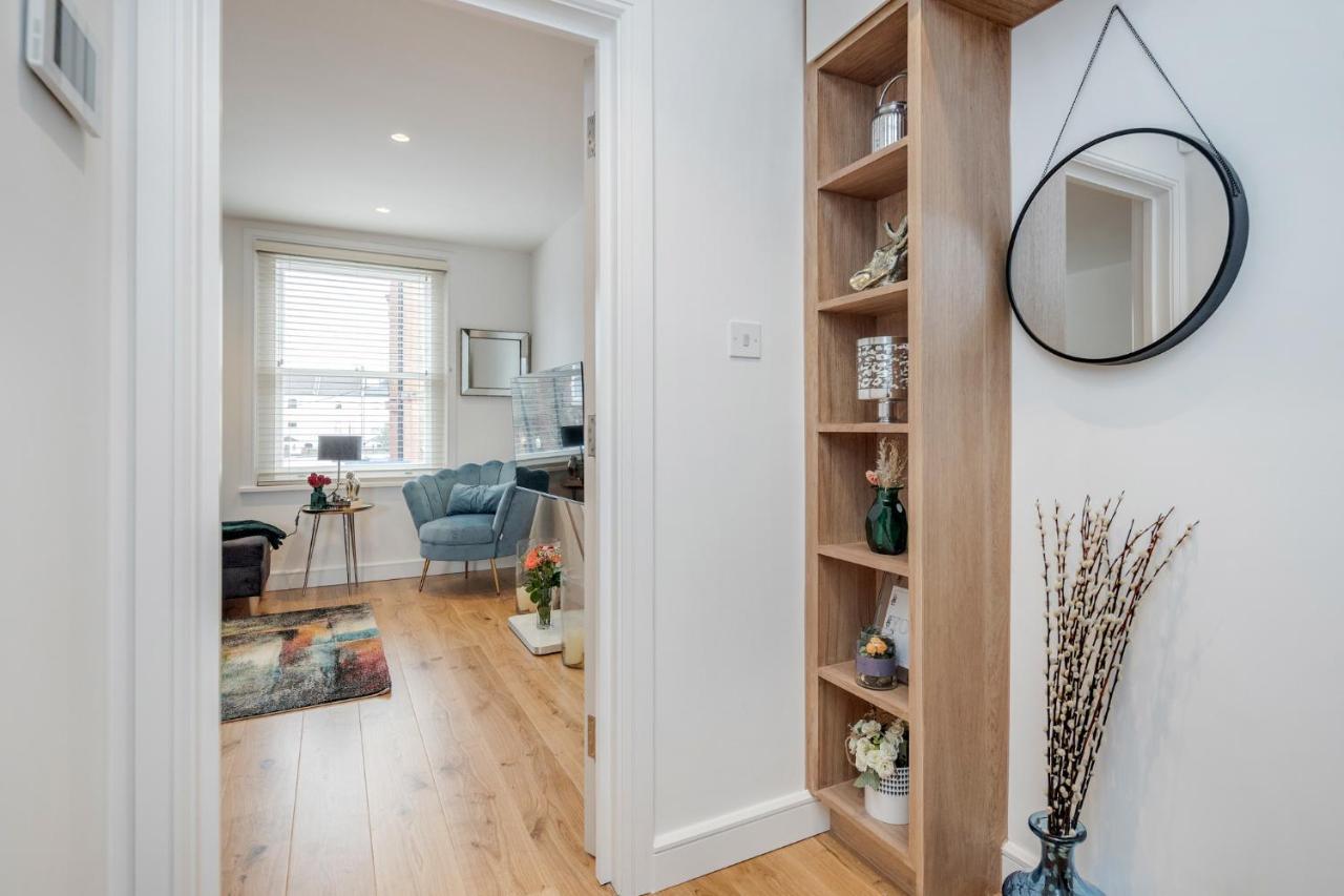 Beautiful 2 Bedrooms Split Level Fulham Apartment London Exteriör bild